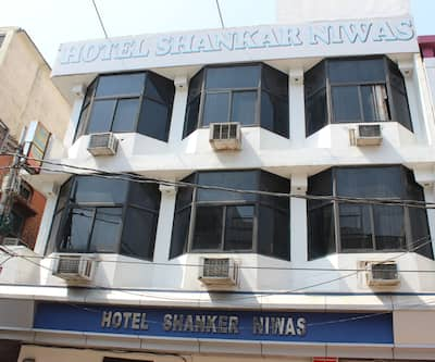 https://imgcld.yatra.com/ytimages/image/upload/t_hotel_yatra_city_desktop/v1442401095/Domestic Hotels/Hotels_Haridwar/Hotel Shankar Niwas/IMG_4012.jpg